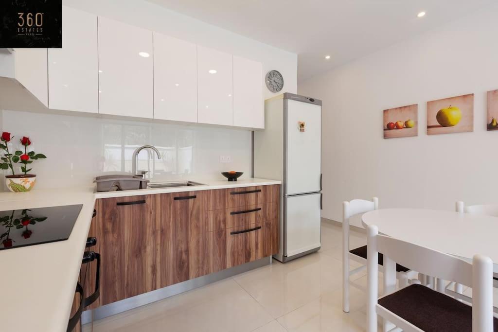 Comfy Apt With Terrace, 5 Mins To Sliema Ferries By 360 Estates Gzira Exterior photo