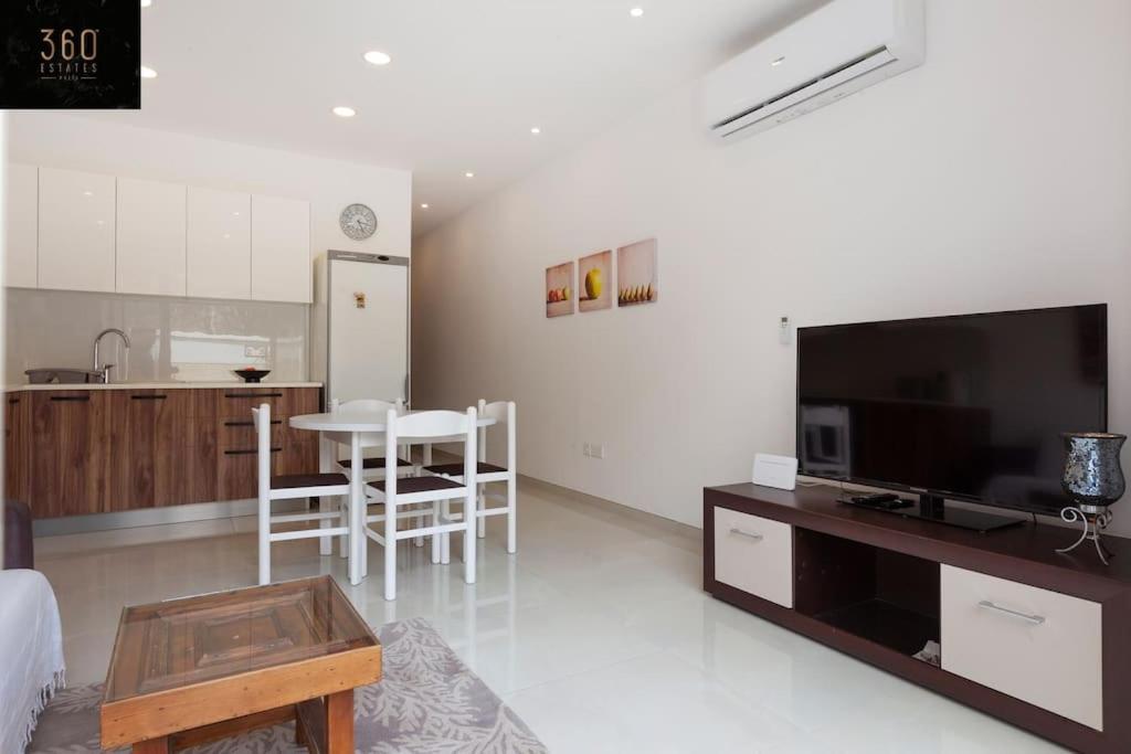Comfy Apt With Terrace, 5 Mins To Sliema Ferries By 360 Estates Gzira Exterior photo
