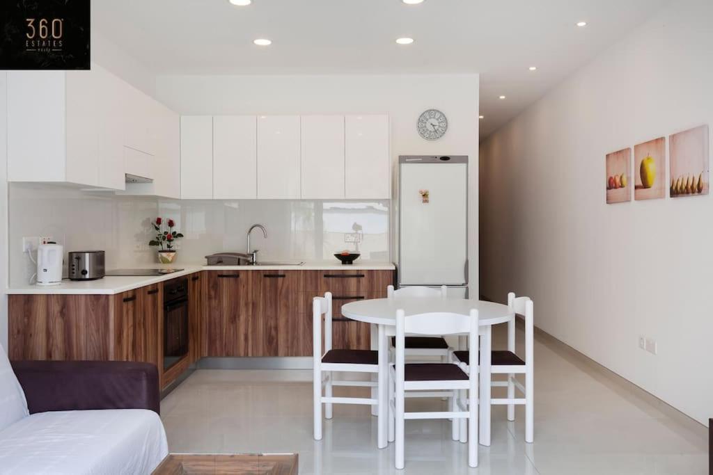 Comfy Apt With Terrace, 5 Mins To Sliema Ferries By 360 Estates Gzira Exterior photo